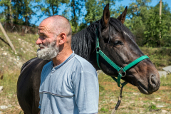 Artur (Karatschaier) und sein Pferd Karagjos
