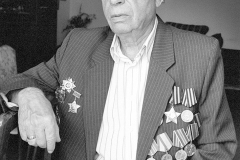Boris Gelfand. Bis 1943 Unteroffizier, Aufklärer beim 169. Fliegerabwehrregiment
